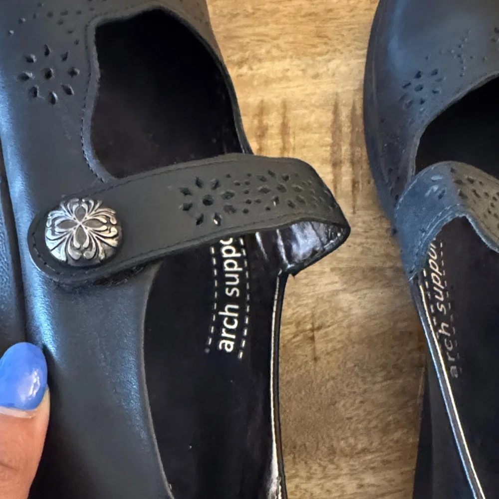 David Tate leather Women's Bev Black Floral Cutout Flats Mary Janes shoes NWOT - Picture 2 of 4